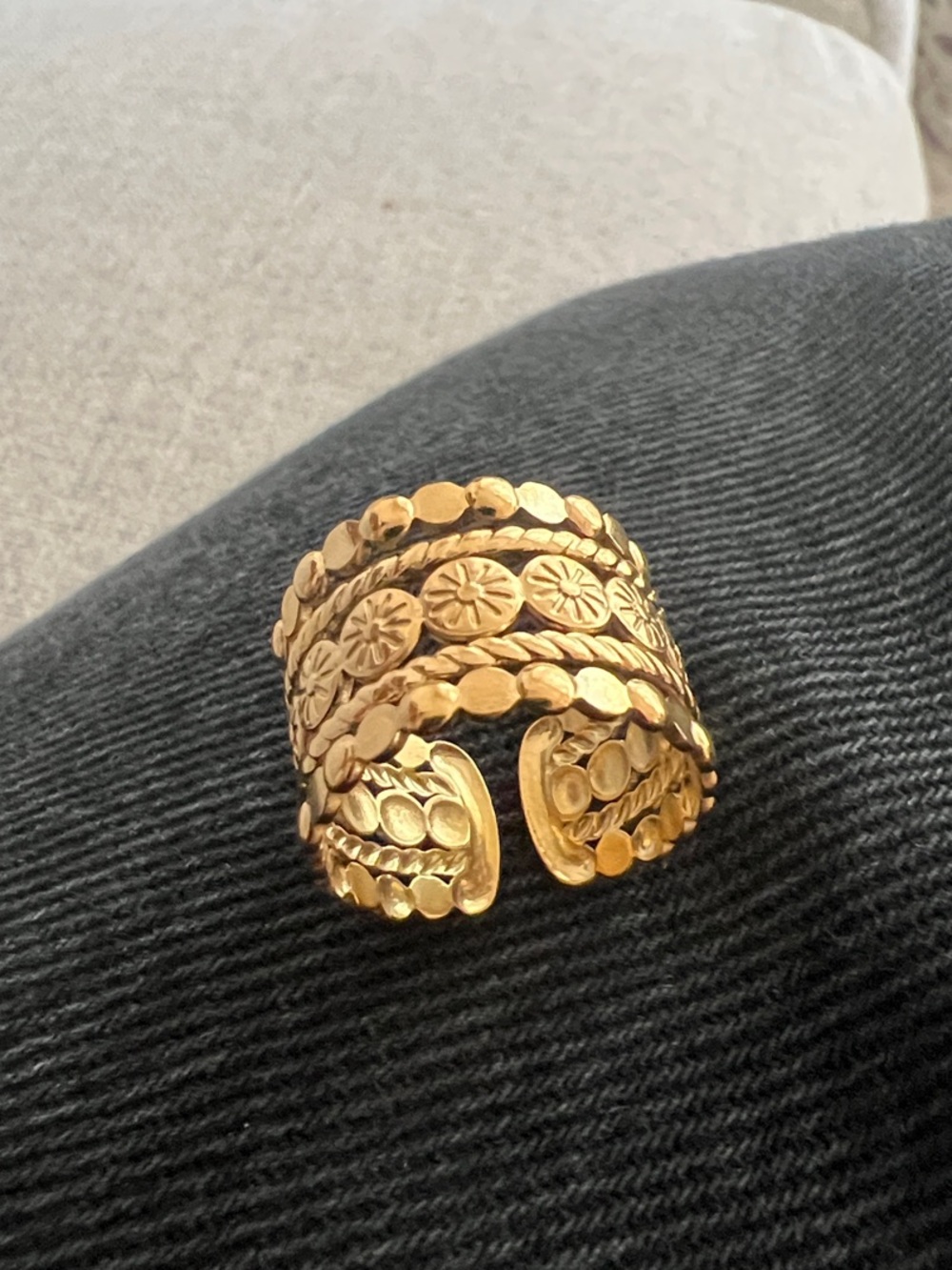 (New) gold Tone Floral Stackable Open Ring - Women's Fashion Jewelry